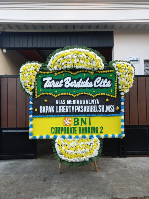 Papan Bunga Duka di Kusan Hilir