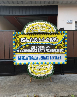Papan Bunga Duka di Kusan Hilir